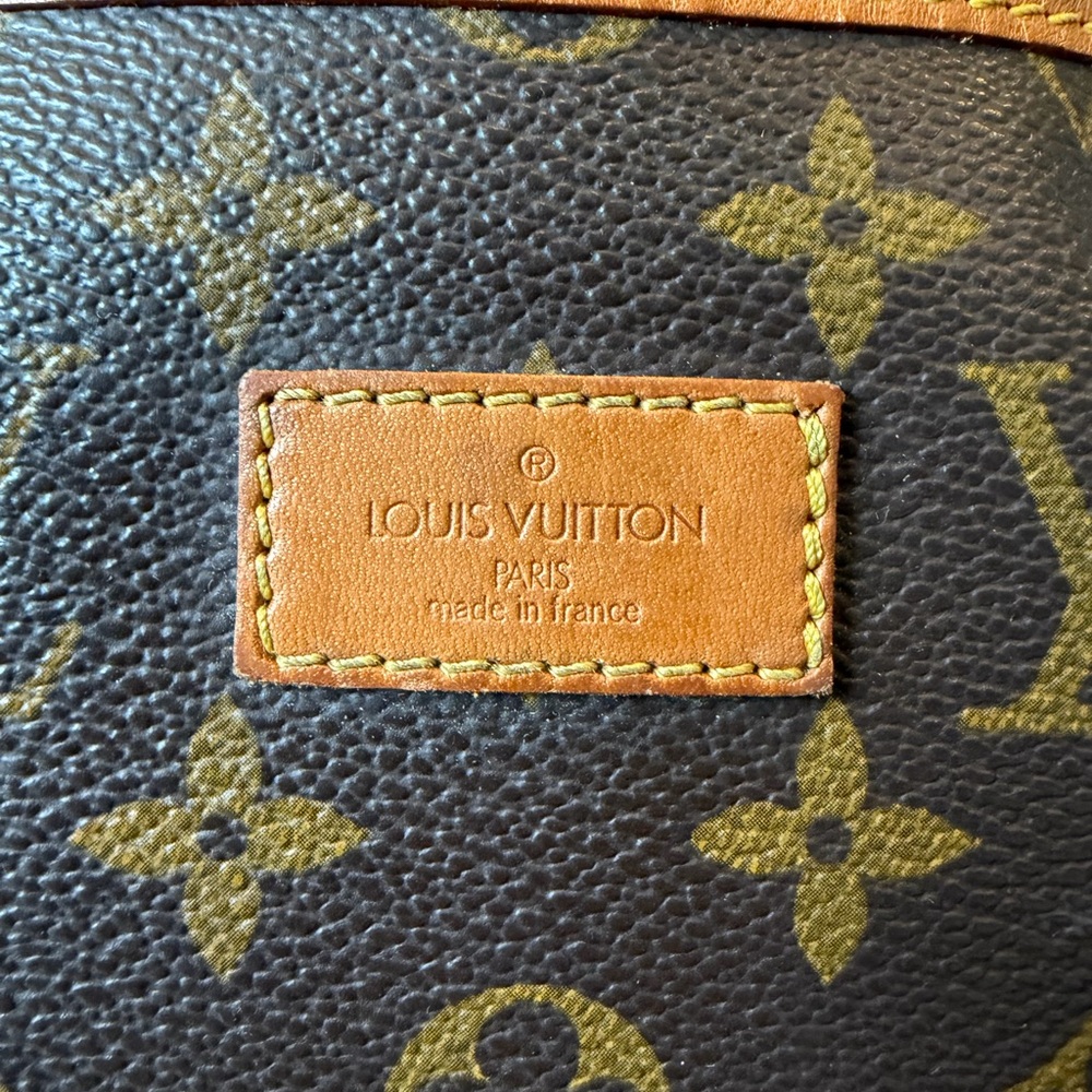 Louis Vuitton Saumur 35 in Brown Monogram - Vintage Crossbody - Picture 12 of 14